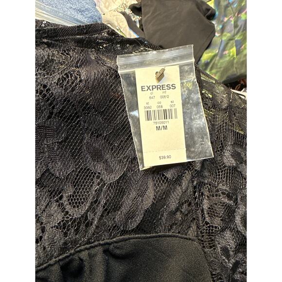 EXPRESS - NEW WITH TAGS- Black top with lace M medium - Picture 4 of 4
